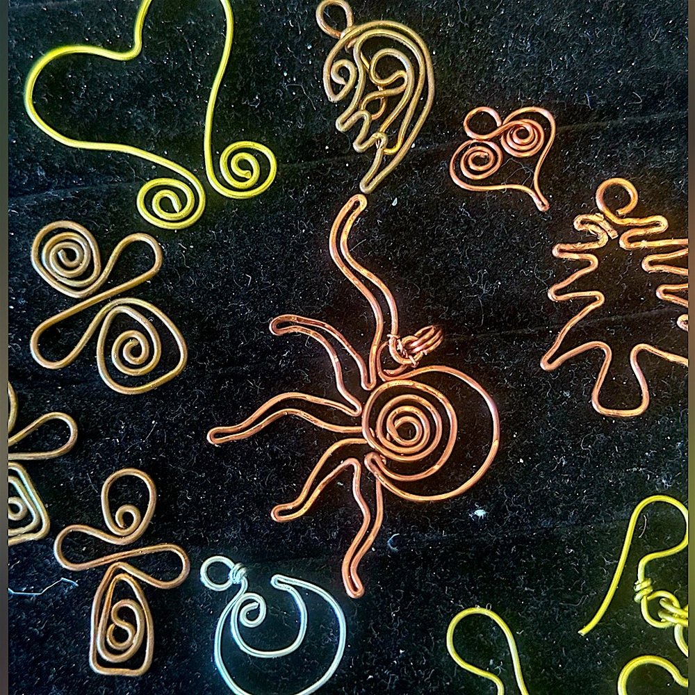 Wire Design Pendant